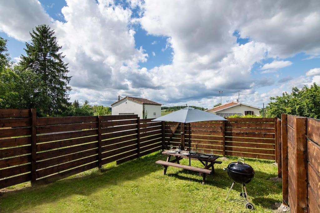 Treize Maison 3 Bed House In Centre Of Saint Severin Extérieur photo