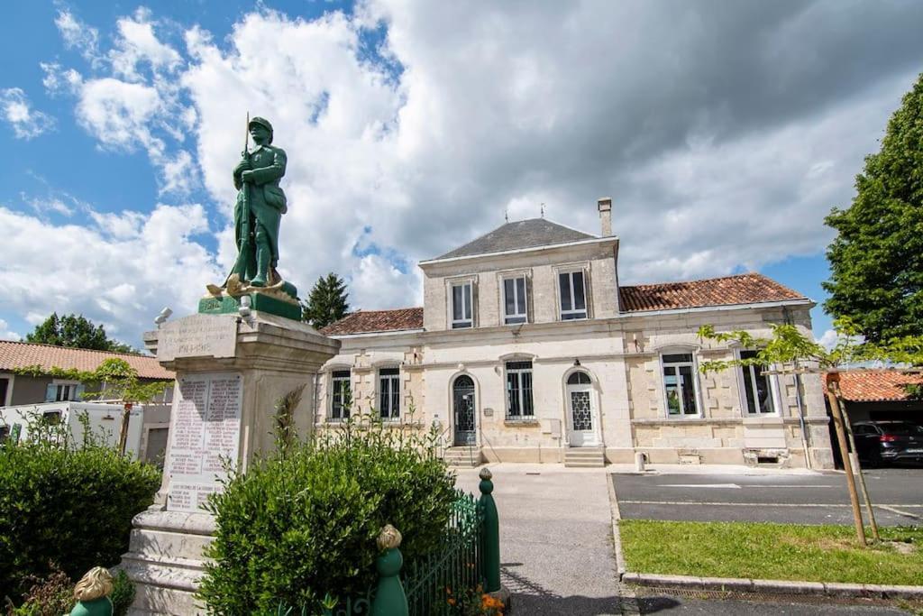 Treize Maison 3 Bed House In Centre Of Saint Severin Extérieur photo